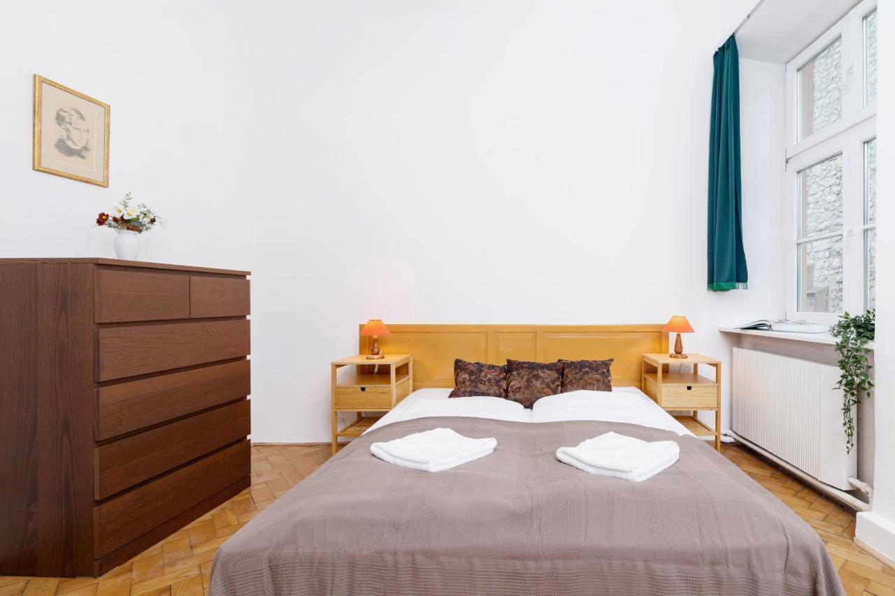 Apartment Pijarska Kraków by Renters Exterior foto